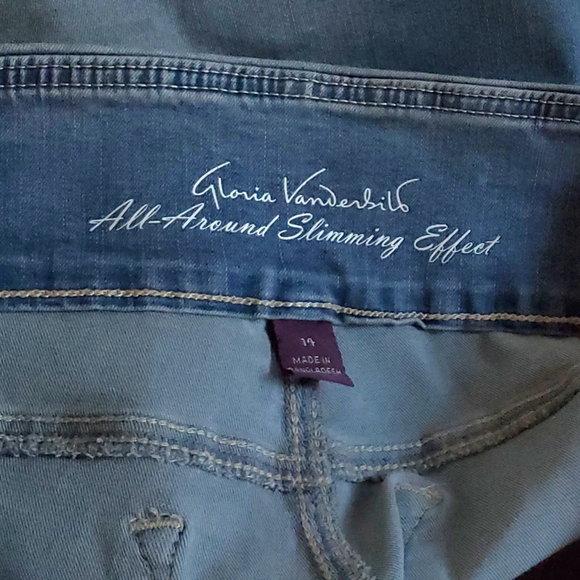 GLORIA VANDERBILT Pull-on Long Denim Shorts Slimming Size 14 - Picture 3 of 3